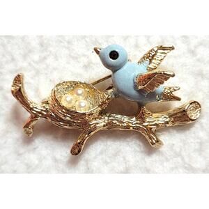 Signed GERRYS Vintage Blue Bird NEST BROOCH Pin Rhinestone Enamel Pearl Eggs